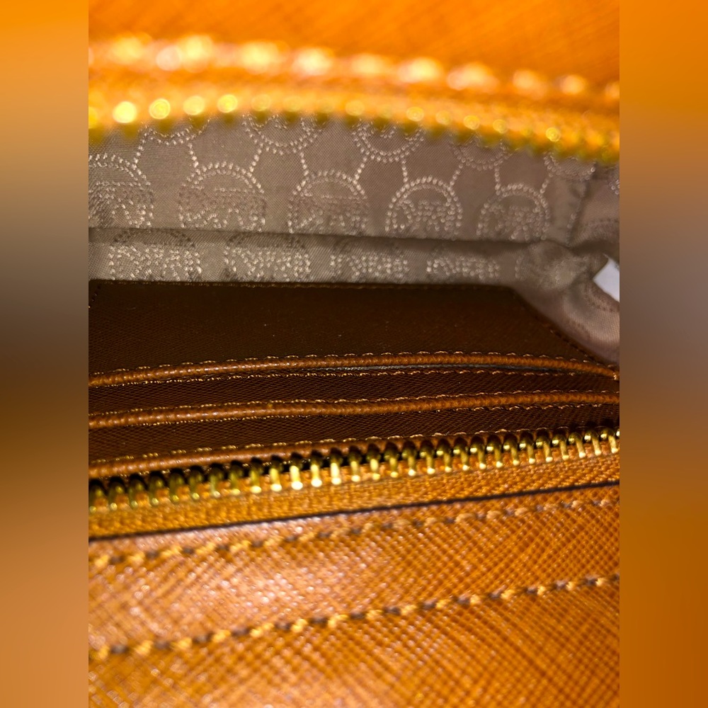 💥Moving to @the_bag_guy💥Michael Kors - Selma Mini Saffiano Leather Crossbody - Picture 5 of 13